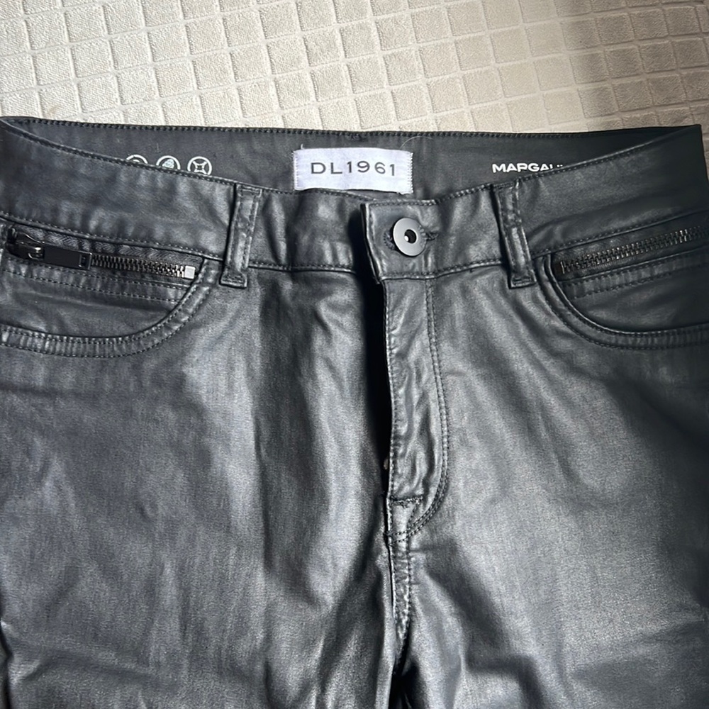 Black “wax” DL 1961 Margaux instasculpt ankle skinny size 27